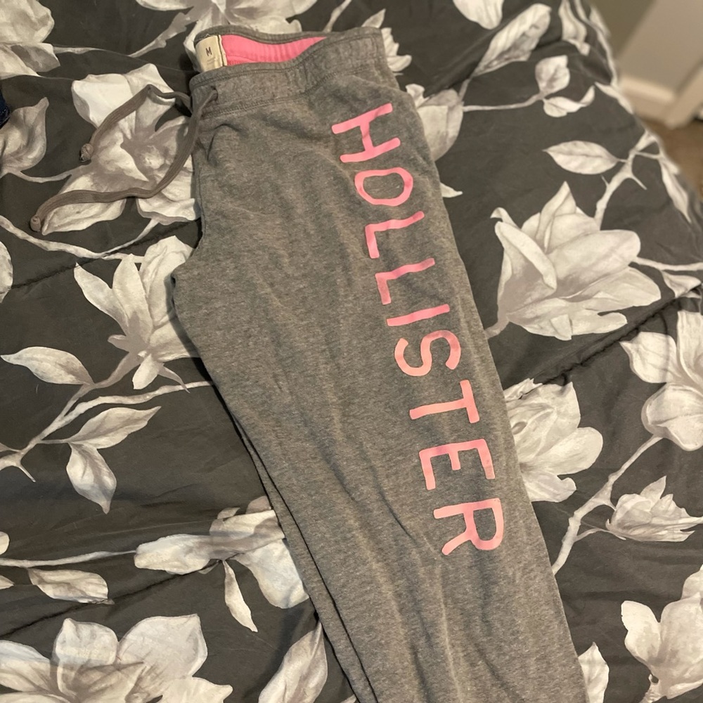 Hollister sweats